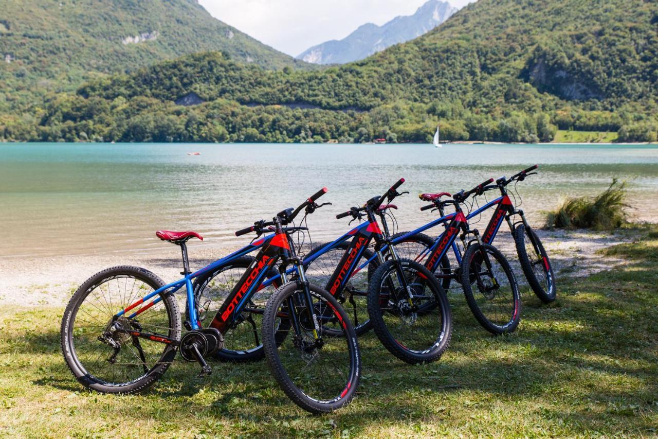 Отель Camping Lago 3 Comuni Alesso Экстерьер фото